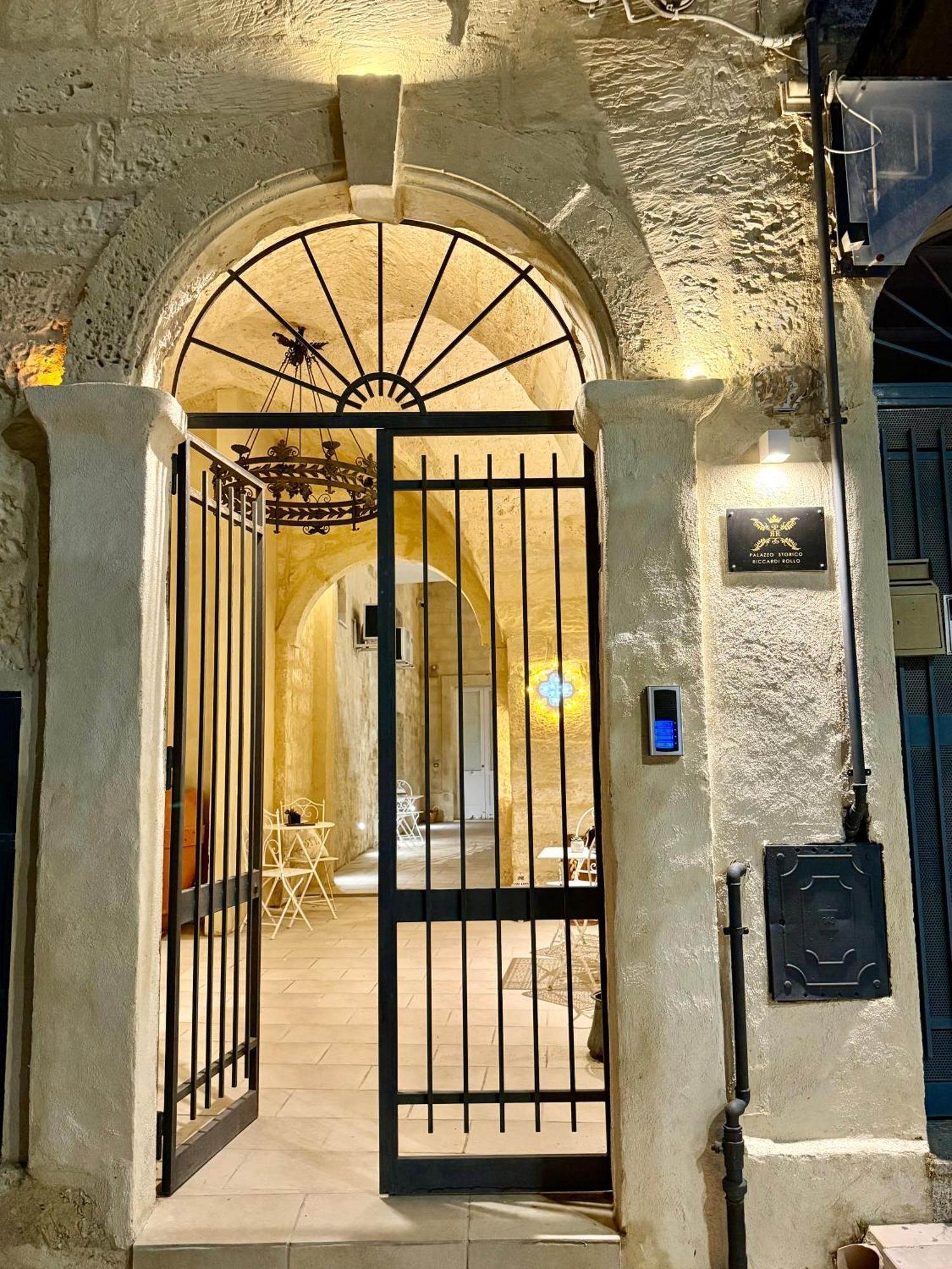 Palazzo Storico Riccardi Rollo Lägenhet San Cesario di Lecce Exteriör bild